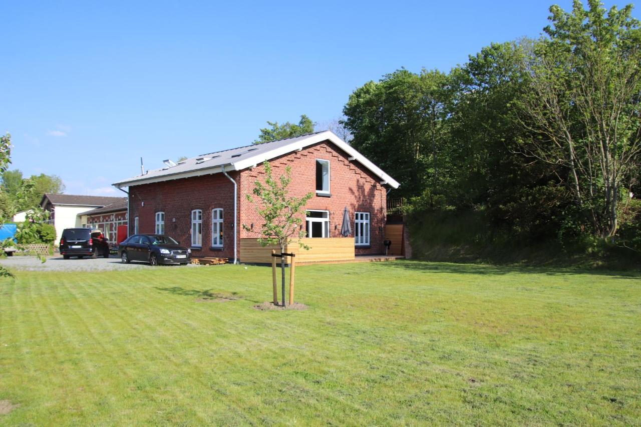 Altes Bahnhofsvorsteherhaus Wohnung Unten Husum  Exterior foto